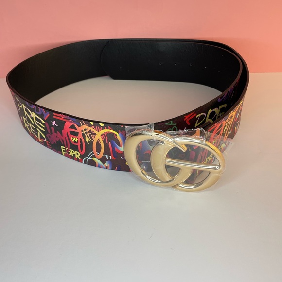 J Elise Boutique Clear Logo PVC Belt - Picture 5 of 6